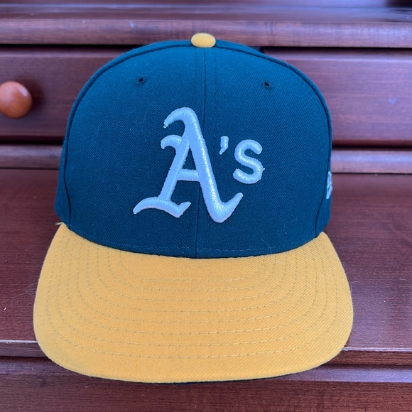 Oakland Athletics New Era Fitted Baseball Hat - Picture 1 of 6